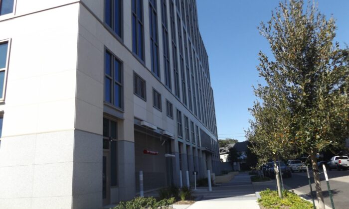 768ab8e6-8495-4e3e-8912-02c47a2a67ee-1